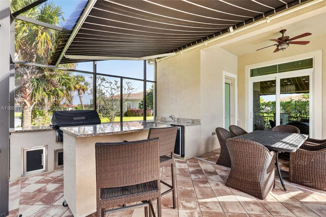 For Sale: $979,000 (3 beds, 4 baths, 3143 Square Feet)