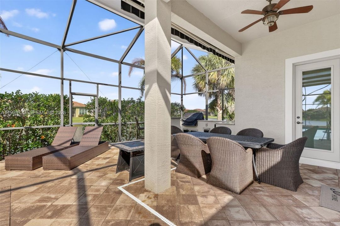 For Sale: $979,000 (3 beds, 4 baths, 3143 Square Feet)