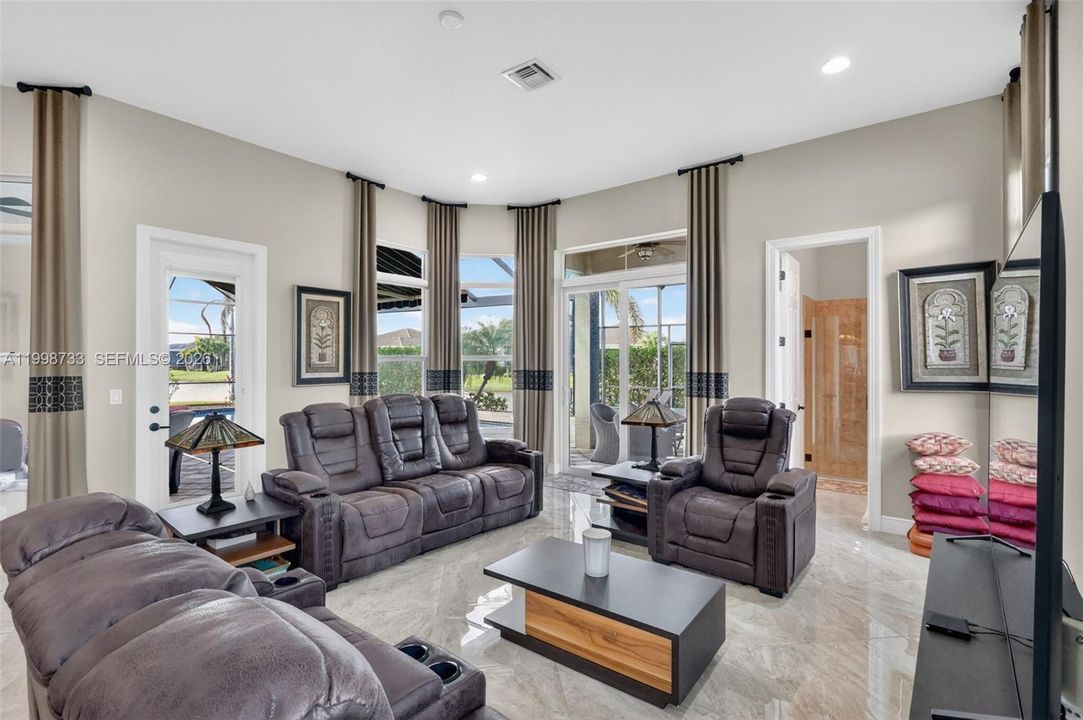 For Sale: $979,000 (3 beds, 4 baths, 3143 Square Feet)