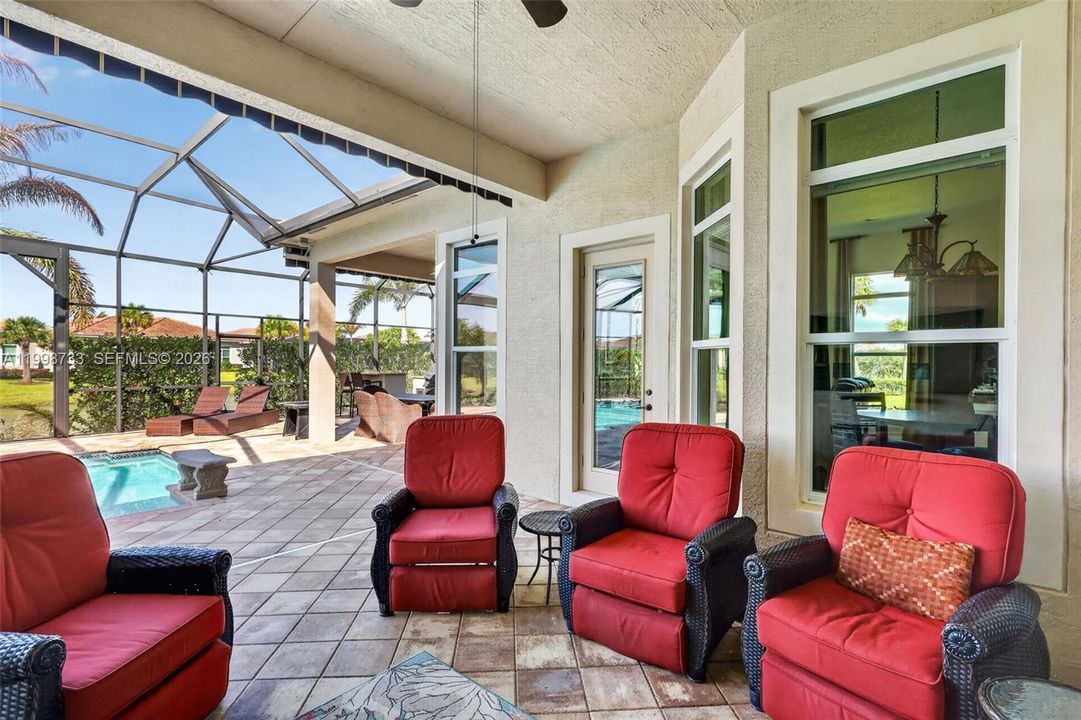 For Sale: $979,000 (3 beds, 4 baths, 3143 Square Feet)
