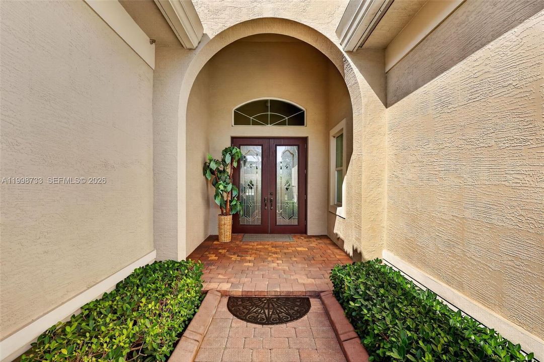 For Sale: $979,000 (3 beds, 4 baths, 3143 Square Feet)