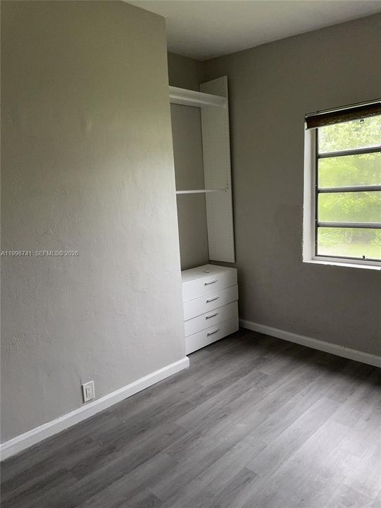 For Sale: $425,500 (2 beds, 1 baths, 800 Square Feet)