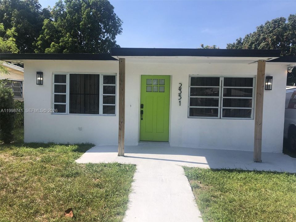 For Sale: $425,500 (2 beds, 1 baths, 800 Square Feet)