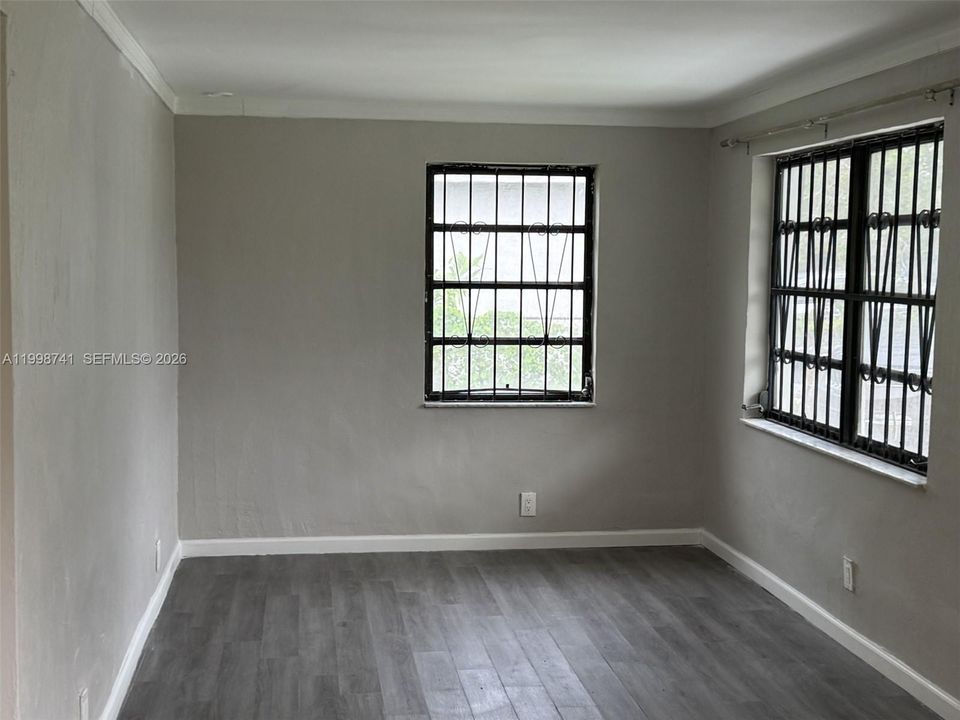 For Sale: $425,500 (2 beds, 1 baths, 800 Square Feet)
