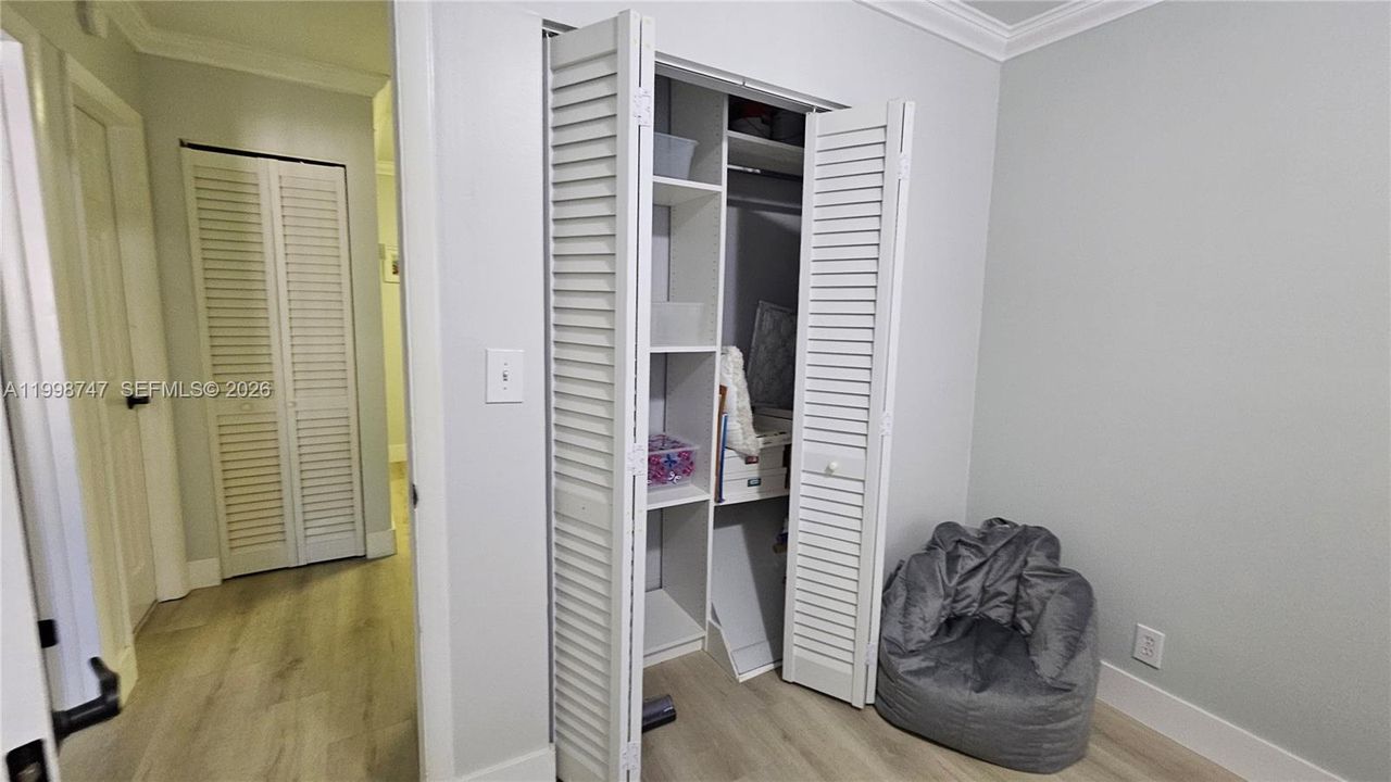3rd room use as office with closet