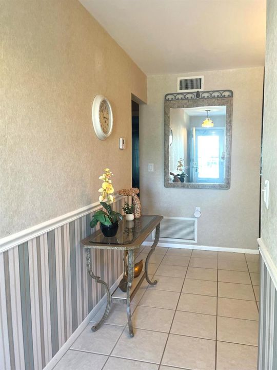 Separate entry foyer area
