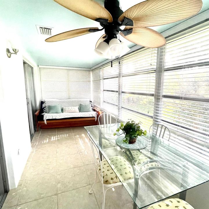 Huge Florida room