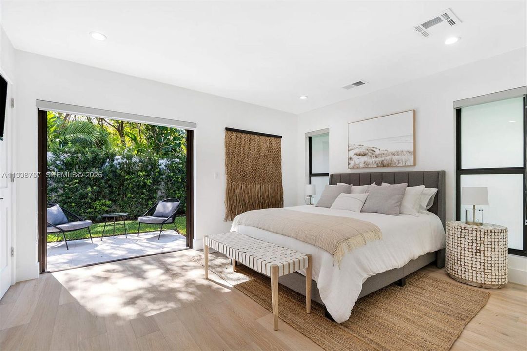 For Rent: $13,500 (3 beds, 3 baths, 2021 Square Feet)