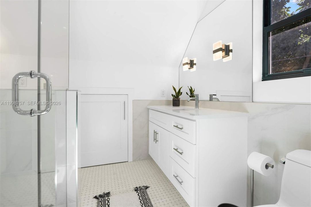 For Rent: $13,500 (3 beds, 3 baths, 2021 Square Feet)