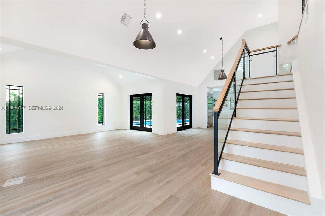 For Rent: $13,500 (3 beds, 3 baths, 2021 Square Feet)