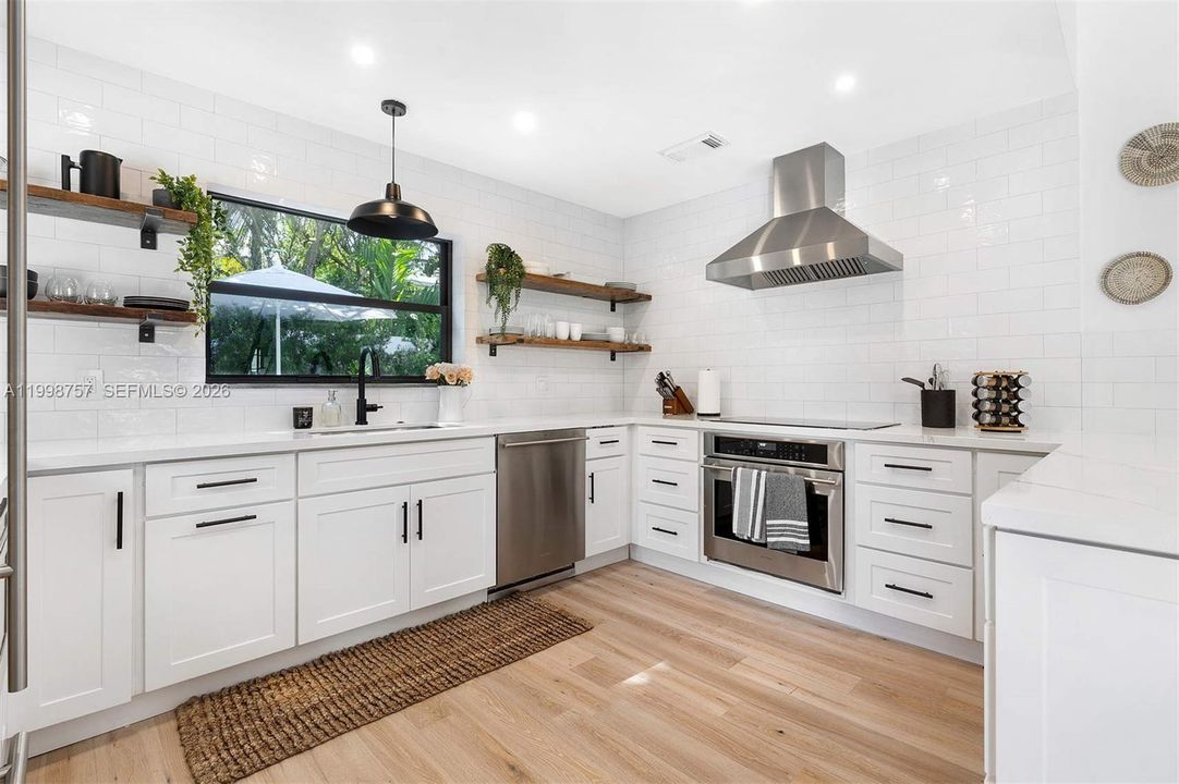 For Rent: $13,500 (3 beds, 3 baths, 2021 Square Feet)