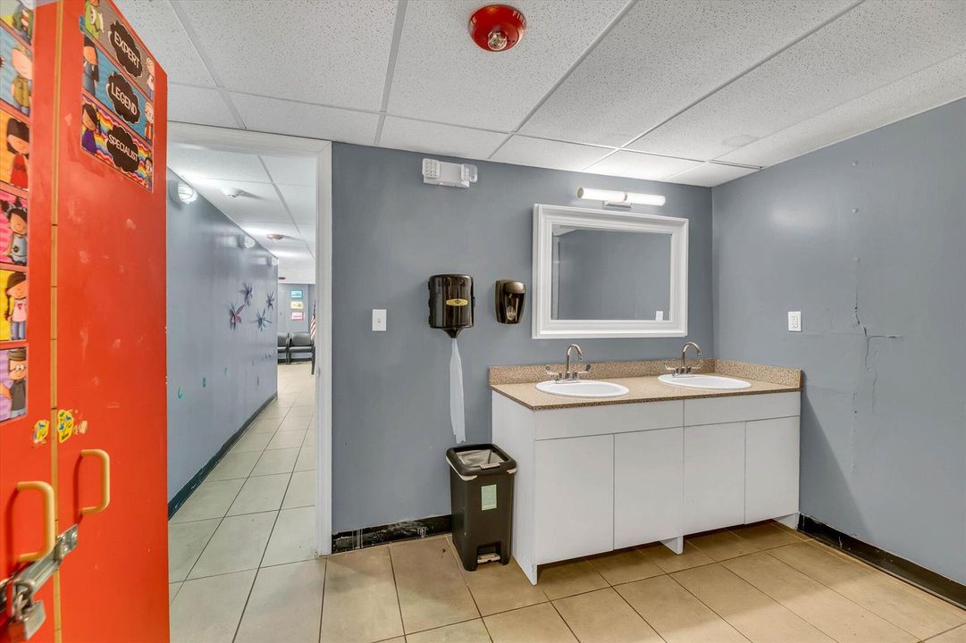 091-4101 SW 61st Ave-91
