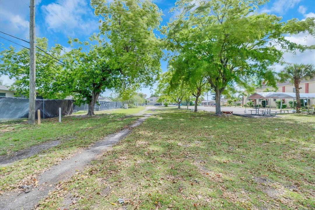 025-4101 SW 61st Ave-25