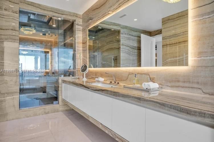 En Renta: $54,900 (5 camas, 7 baños, 3803 Pies cuadrados)