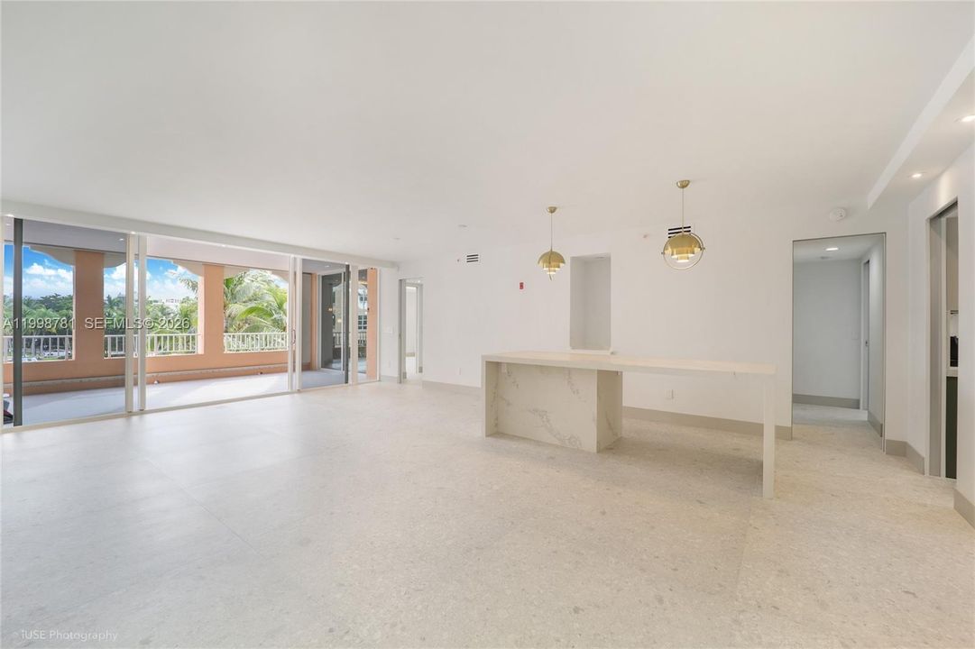 For Sale: $2,590,000 (2 beds, 3 baths, 2060 Square Feet)