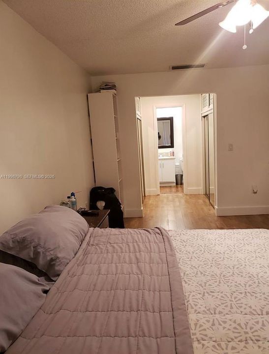 En Venta: $370,000 (4 camas, 2 baños, 1670 Pies cuadrados)