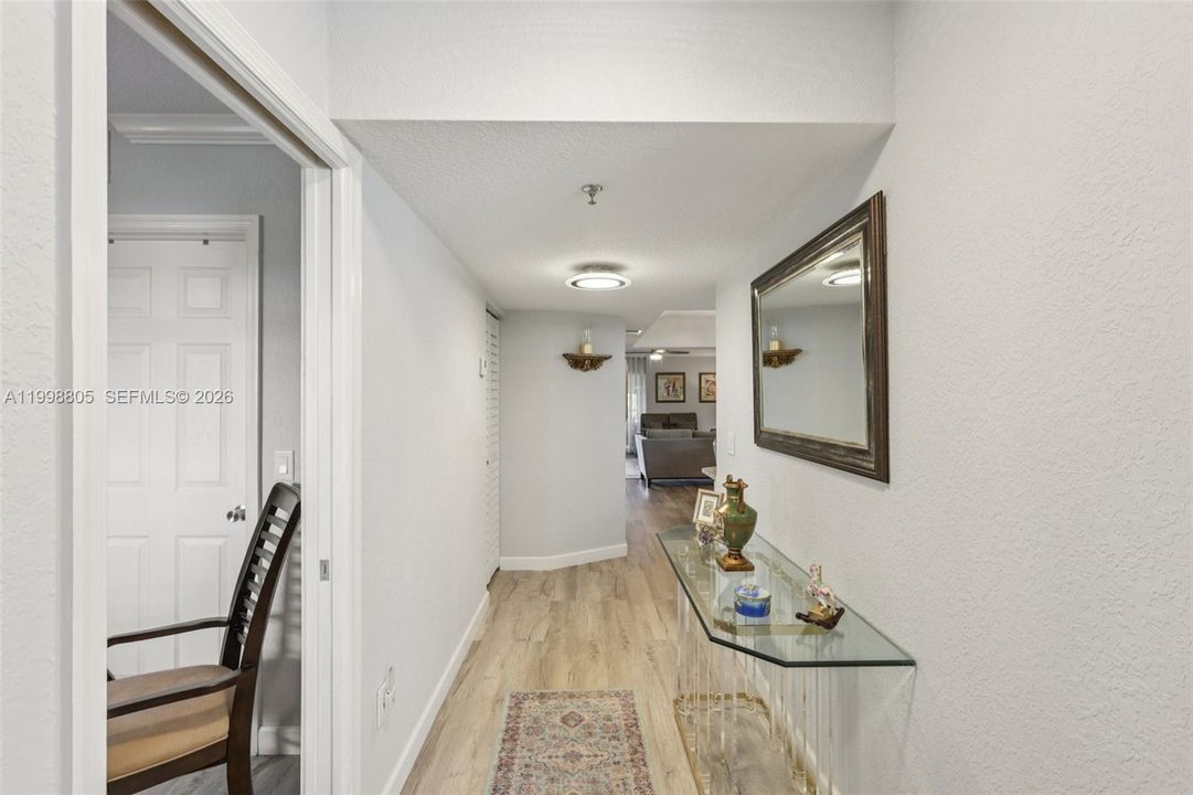 На продажу: $299,900 (2 спален, 2 ванн, 1516 Квадратных фут)