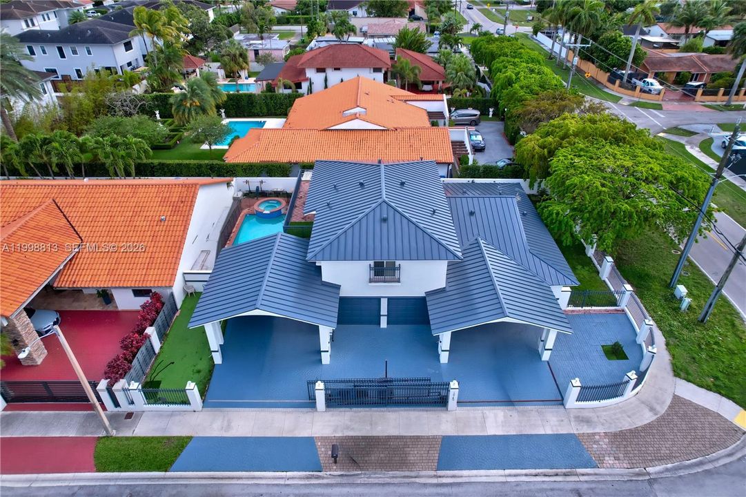 Activo con contrato: $1,049,000 (5 camas, 4 baños, 2739 Pies cuadrados)