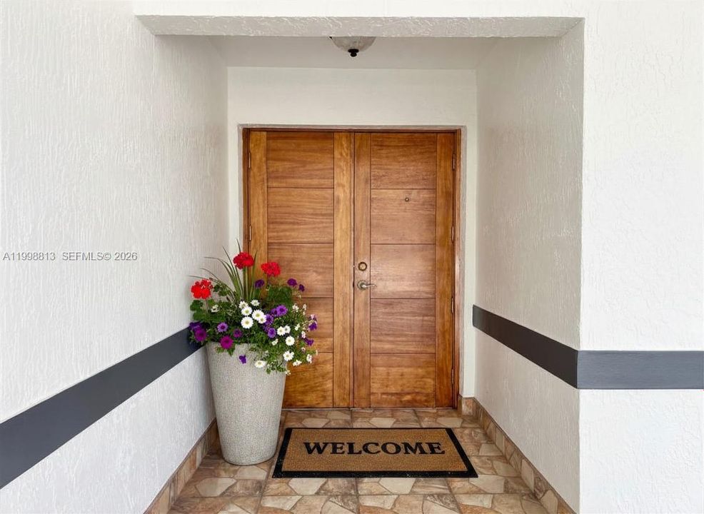 Activo con contrato: $1,049,000 (5 camas, 4 baños, 2739 Pies cuadrados)