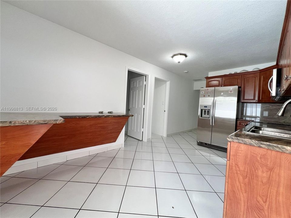 Activo con contrato: $1,049,000 (5 camas, 4 baños, 2739 Pies cuadrados)