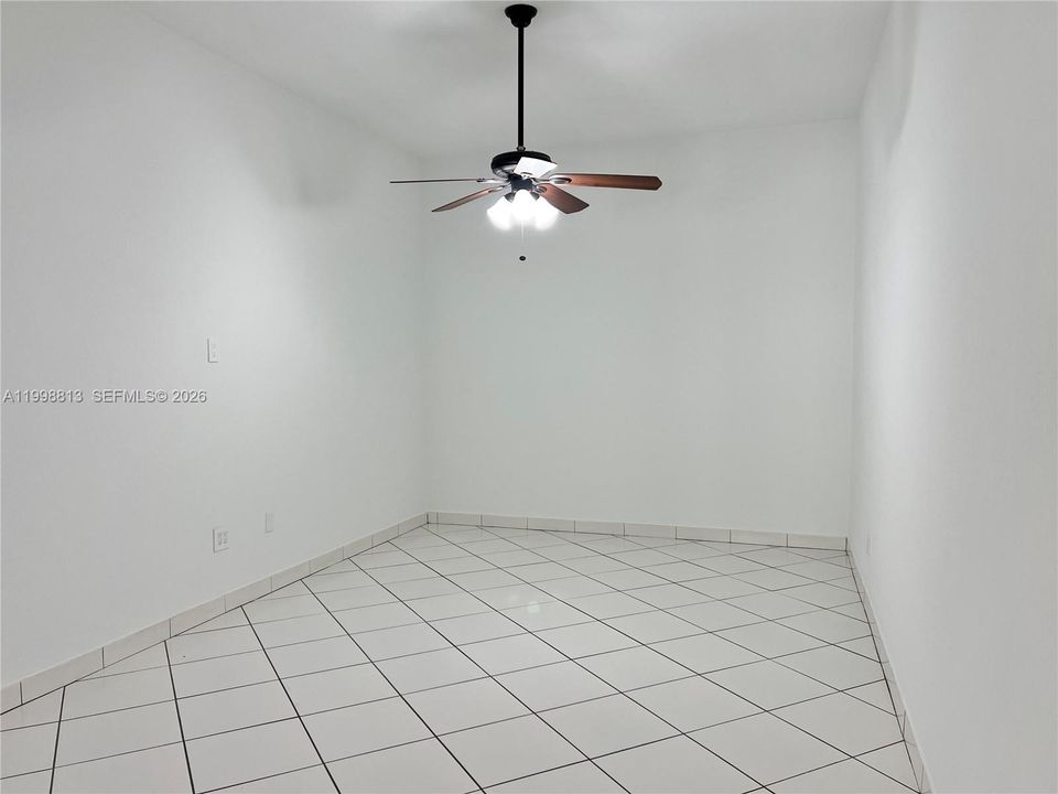 Activo con contrato: $1,049,000 (5 camas, 4 baños, 2739 Pies cuadrados)