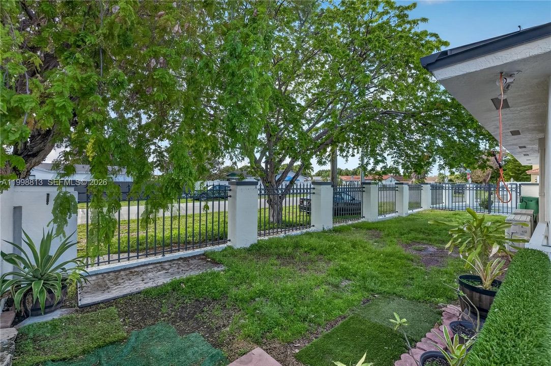 Activo con contrato: $1,049,000 (5 camas, 4 baños, 2739 Pies cuadrados)