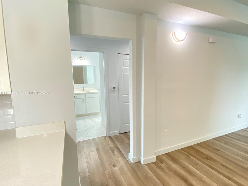 Recientemente alquilado: $2,400 (3 camas, 2 baños, 1300 Pies cuadrados)