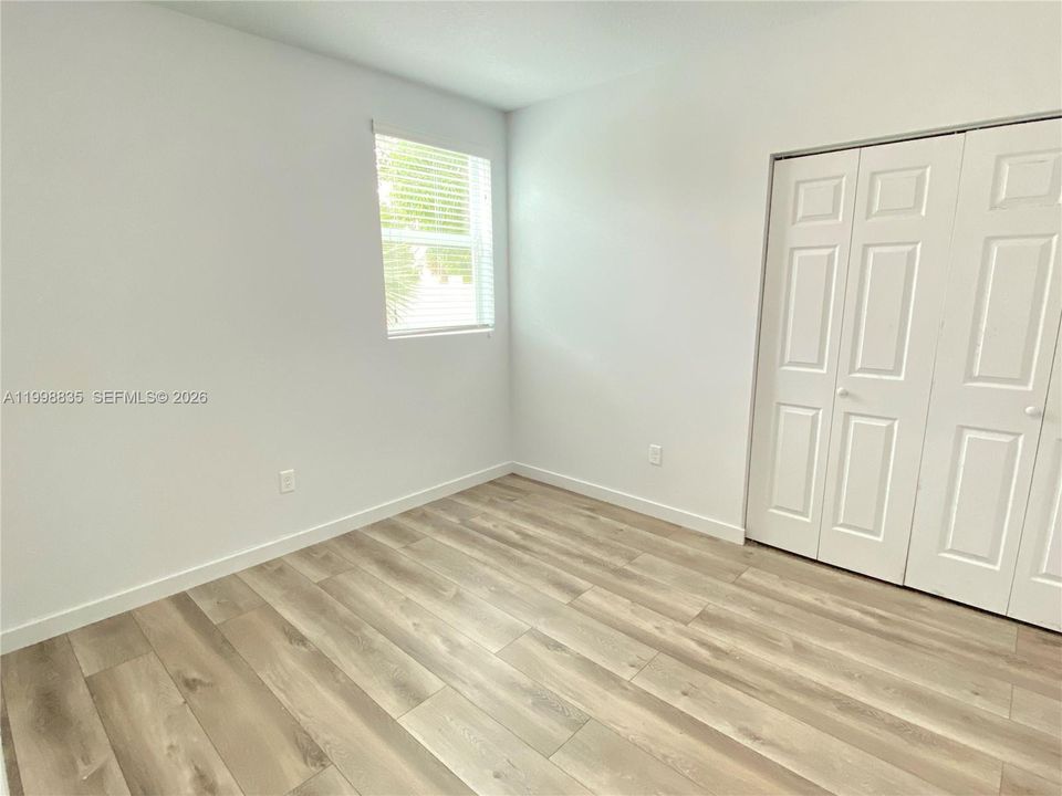 Recientemente alquilado: $2,400 (3 camas, 2 baños, 1300 Pies cuadrados)