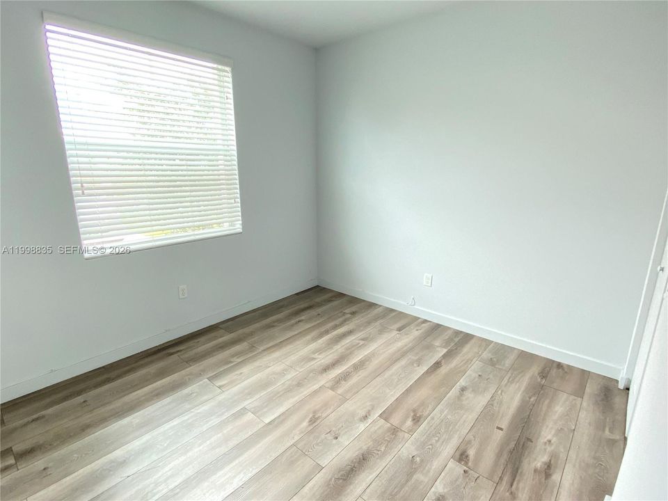 Recientemente alquilado: $2,400 (3 camas, 2 baños, 1300 Pies cuadrados)