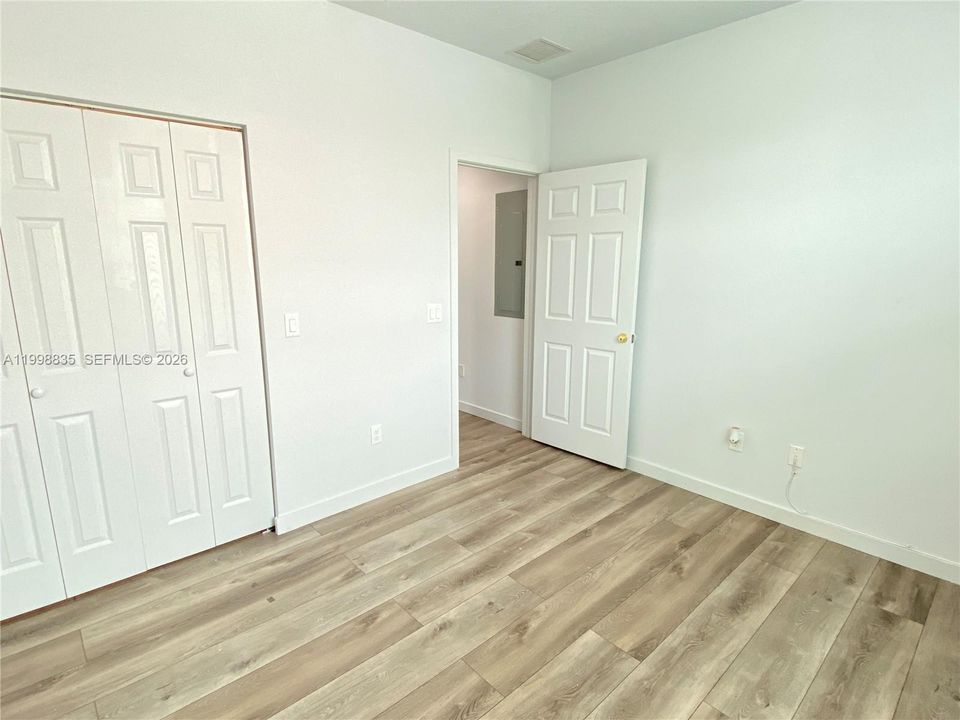 Recientemente alquilado: $2,400 (3 camas, 2 baños, 1300 Pies cuadrados)