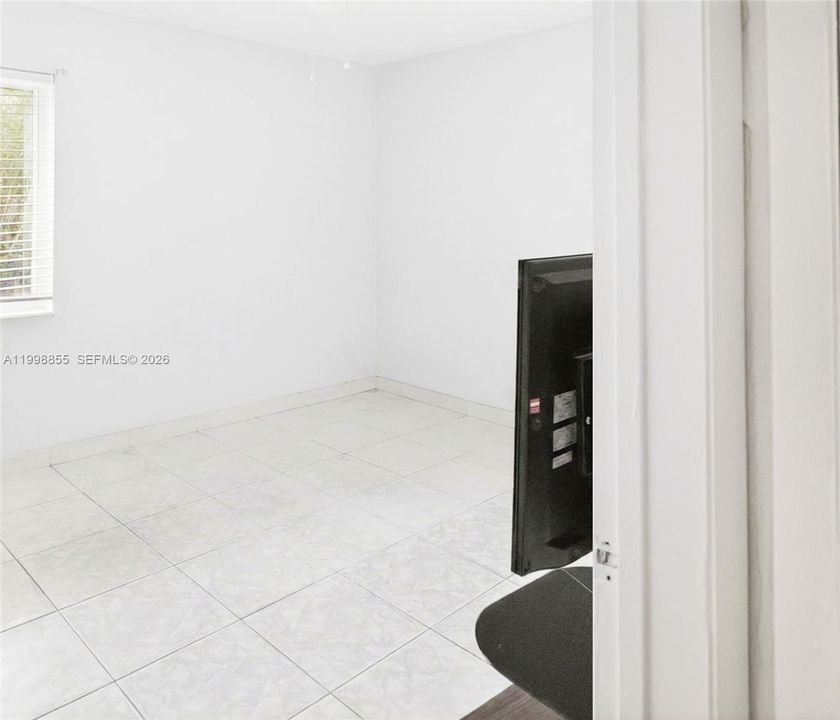 Недавно продано: $475,000 (3 спален, 1 ванн, 1035 Квадратных фут)