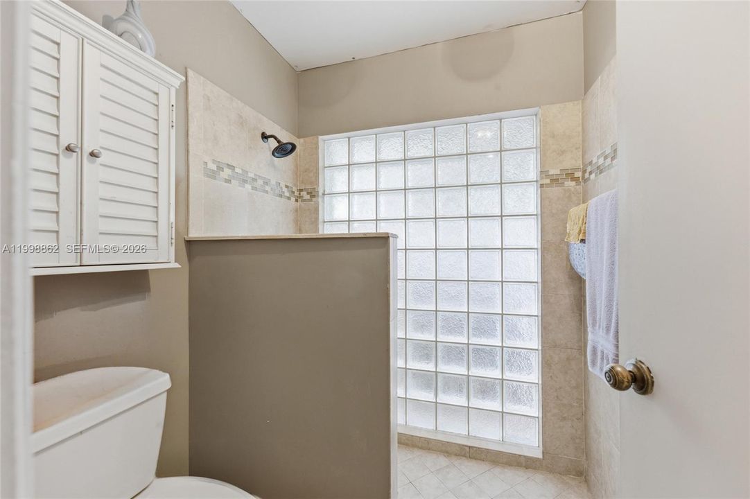 Vendido Recientemente: $619,900 (4 camas, 2 baños, 1922 Pies cuadrados)