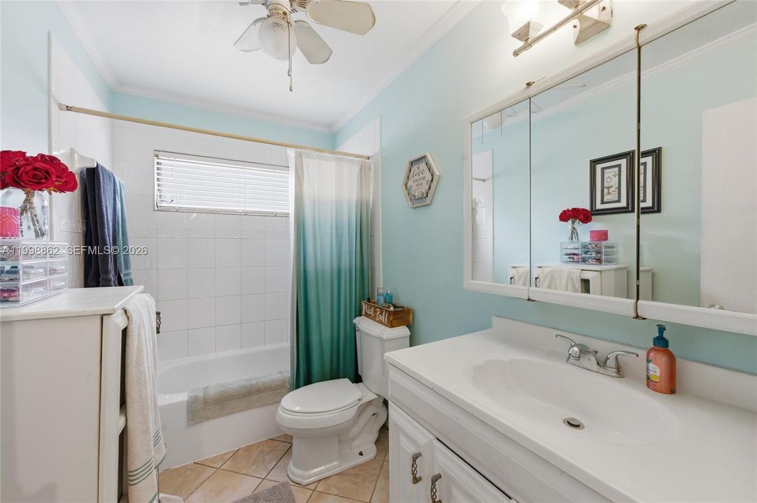 Vendido Recientemente: $619,900 (4 camas, 2 baños, 1922 Pies cuadrados)