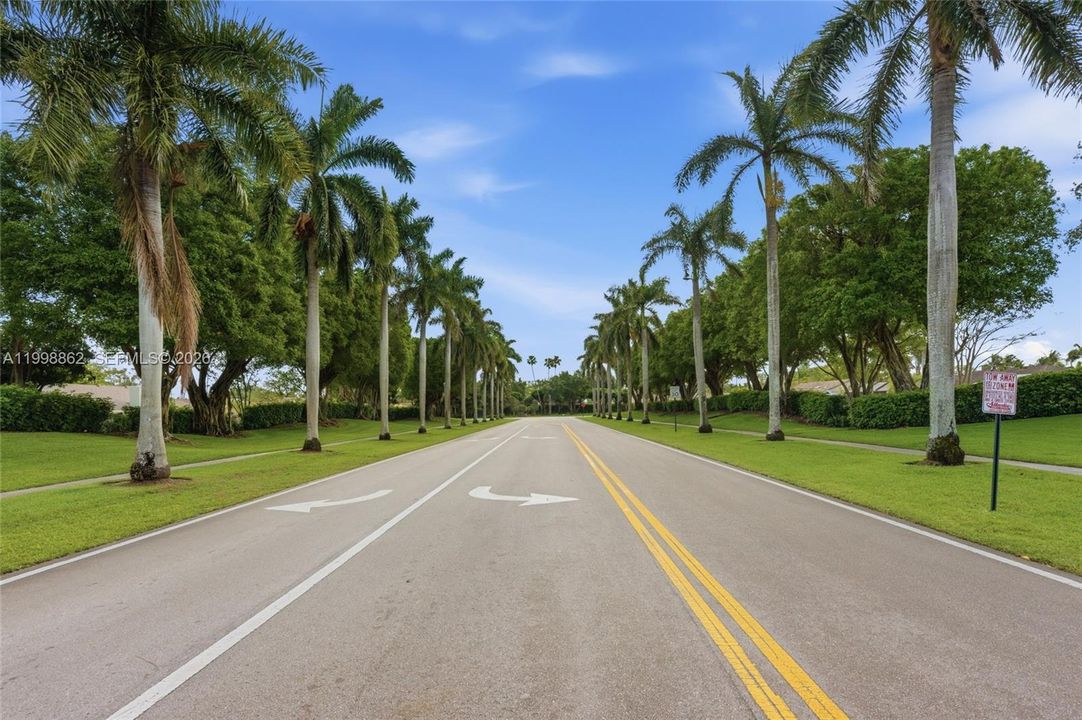 Vendido Recientemente: $619,900 (4 camas, 2 baños, 1922 Pies cuadrados)