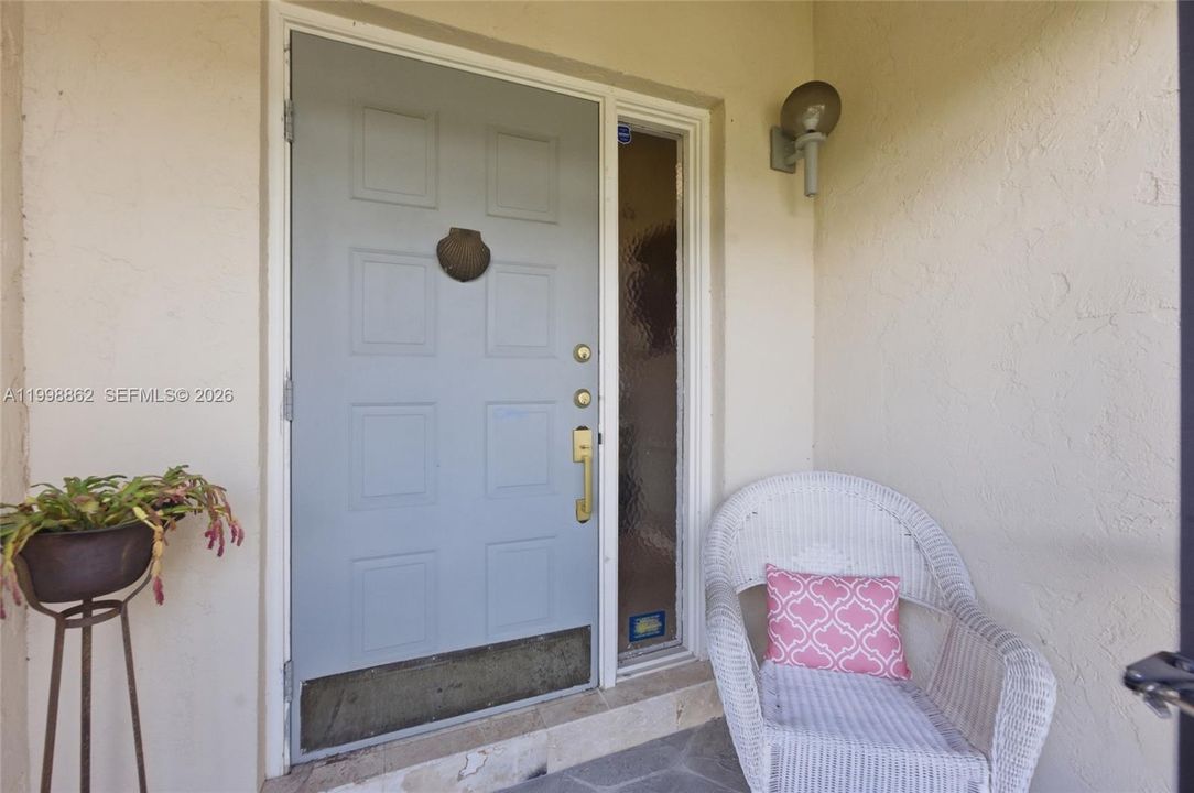 Vendido Recientemente: $619,900 (4 camas, 2 baños, 1922 Pies cuadrados)