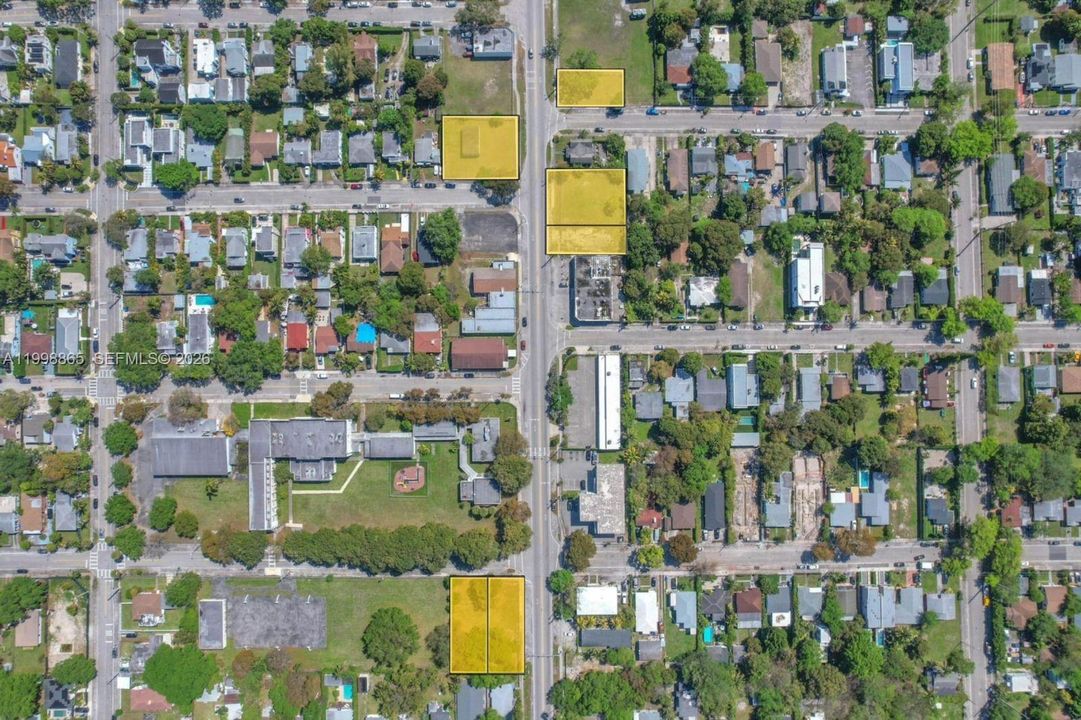 En Venta: $7,061,250 (1.08 acres)