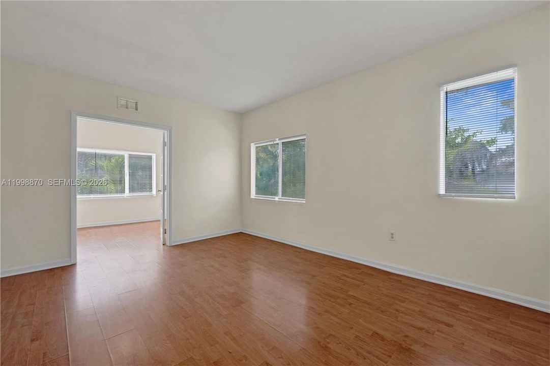 En Venta: $219,900 (2 camas, 1 baños, 725 Pies cuadrados)