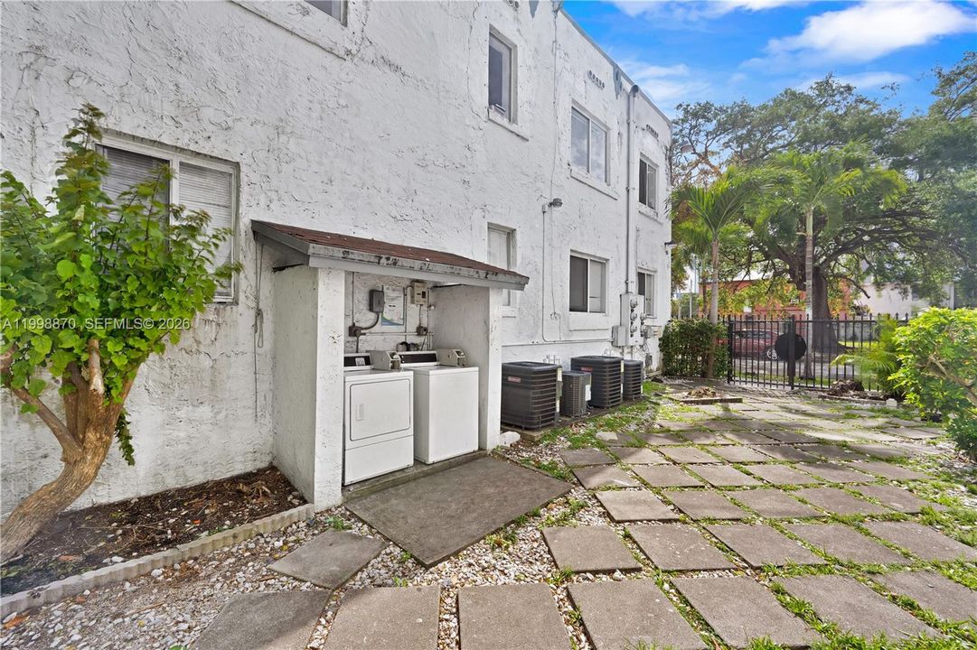 En Venta: $219,900 (2 camas, 1 baños, 725 Pies cuadrados)