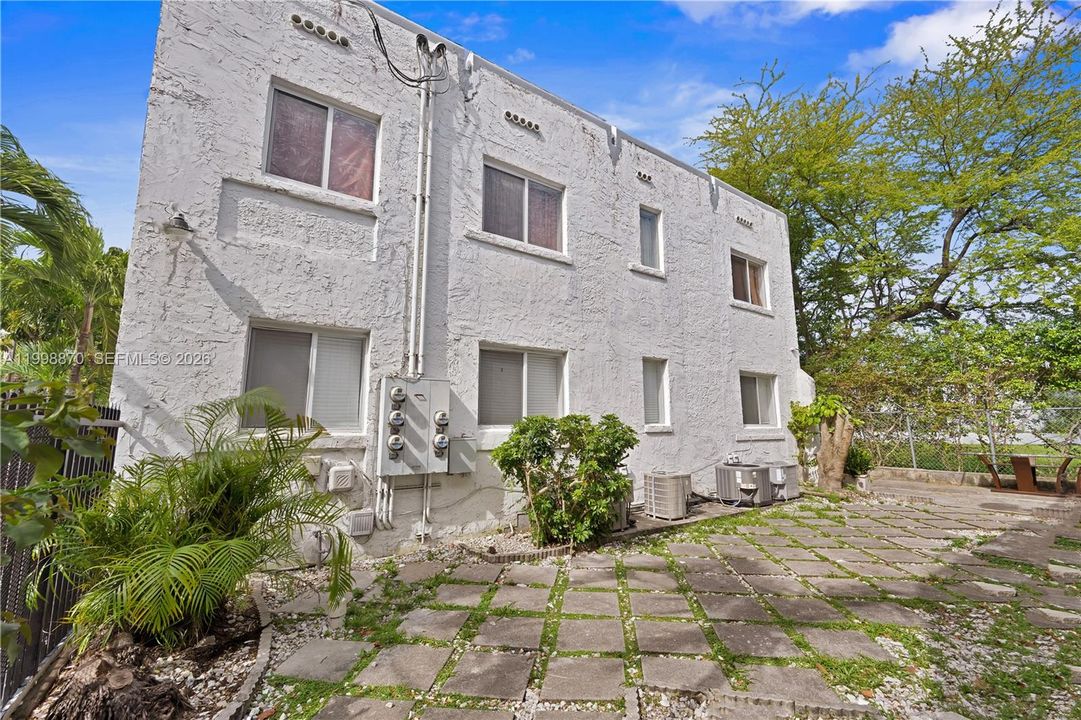 En Venta: $219,900 (2 camas, 1 baños, 725 Pies cuadrados)