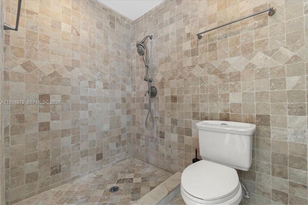 For Sale: $695,000 (3 beds, 2 baths, 1144 Square Feet)