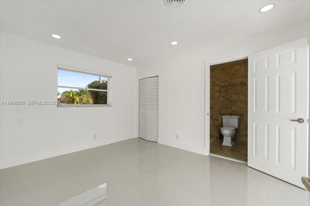For Sale: $695,000 (3 beds, 2 baths, 1144 Square Feet)
