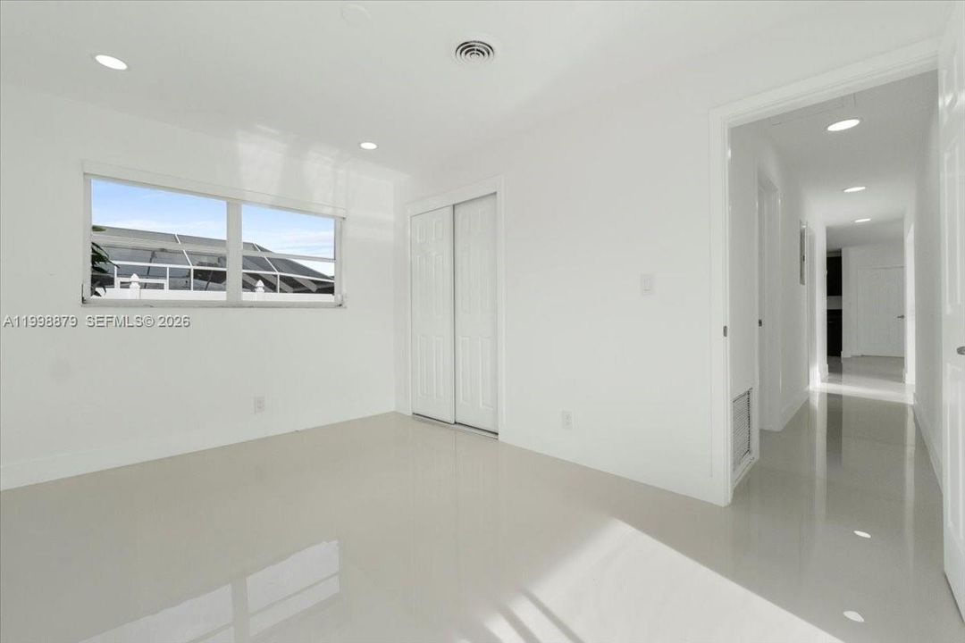 For Sale: $695,000 (3 beds, 2 baths, 1144 Square Feet)