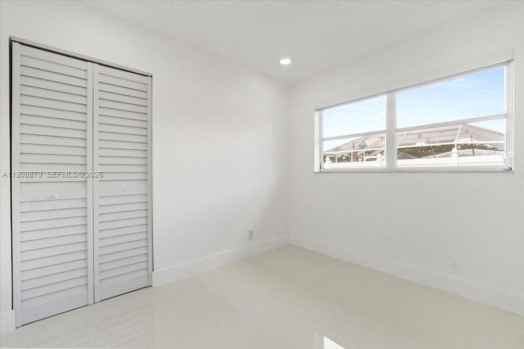 For Sale: $695,000 (3 beds, 2 baths, 1144 Square Feet)