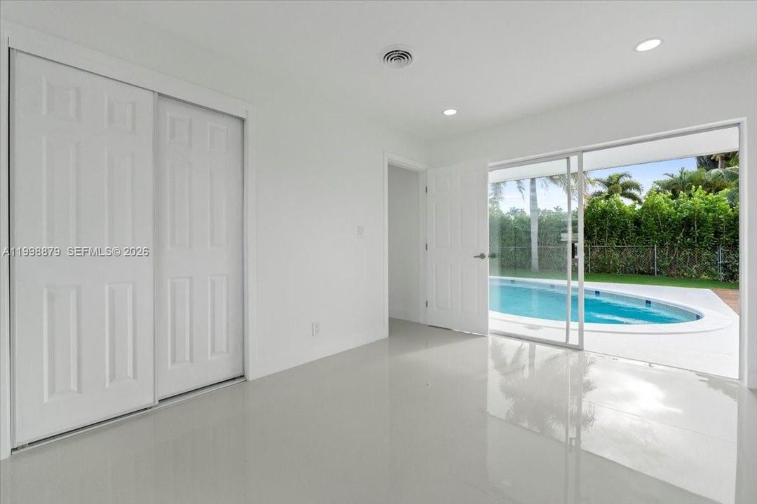 For Sale: $695,000 (3 beds, 2 baths, 1144 Square Feet)