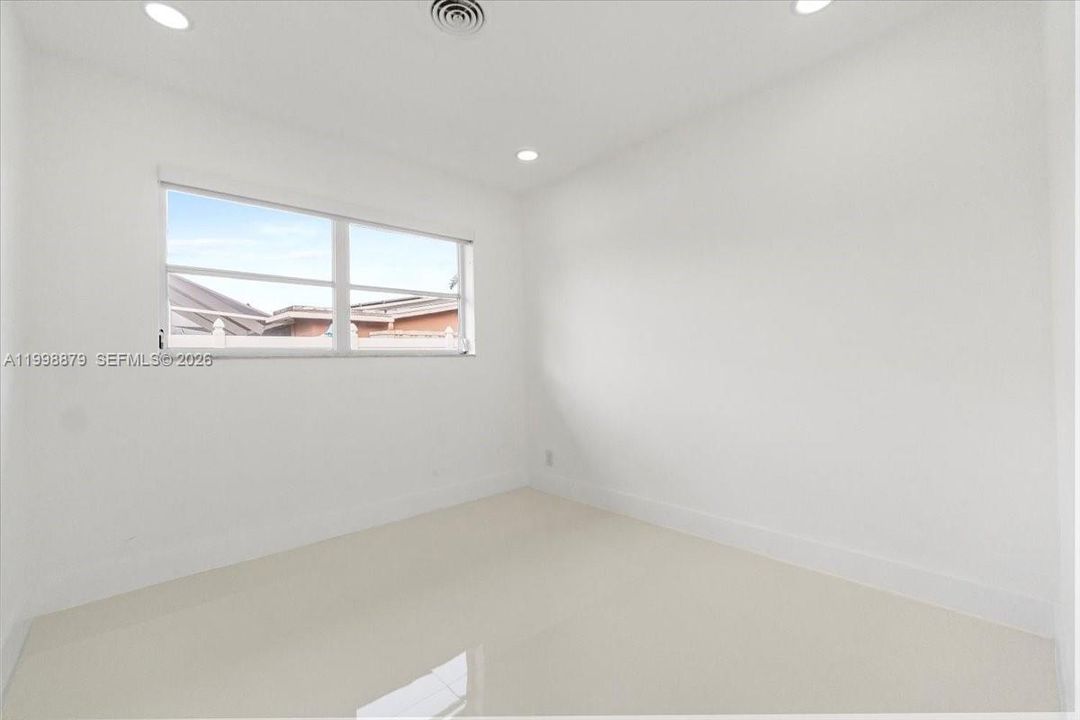 For Sale: $695,000 (3 beds, 2 baths, 1144 Square Feet)