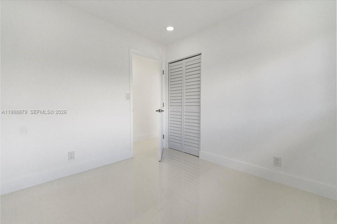 For Sale: $695,000 (3 beds, 2 baths, 1144 Square Feet)