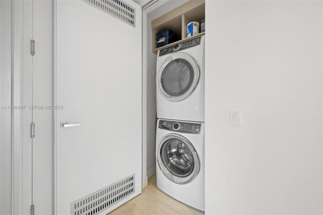En Venta: $1,985,000 (2 camas, 2 baños, 1094 Pies cuadrados)