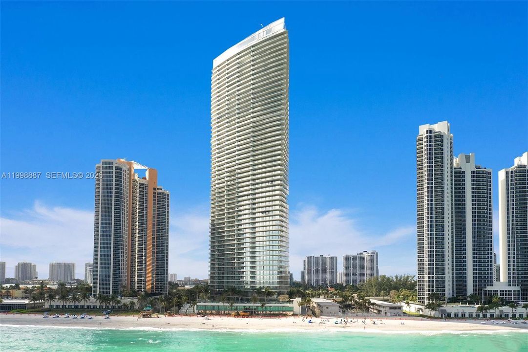 En Venta: $1,985,000 (2 camas, 2 baños, 1094 Pies cuadrados)