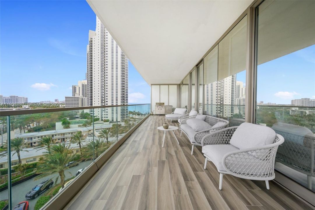 En Venta: $1,985,000 (2 camas, 2 baños, 1094 Pies cuadrados)
