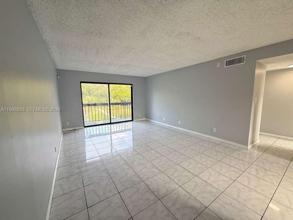 For Rent: $1,878 (2 beds, 1 baths, 850 Square Feet)